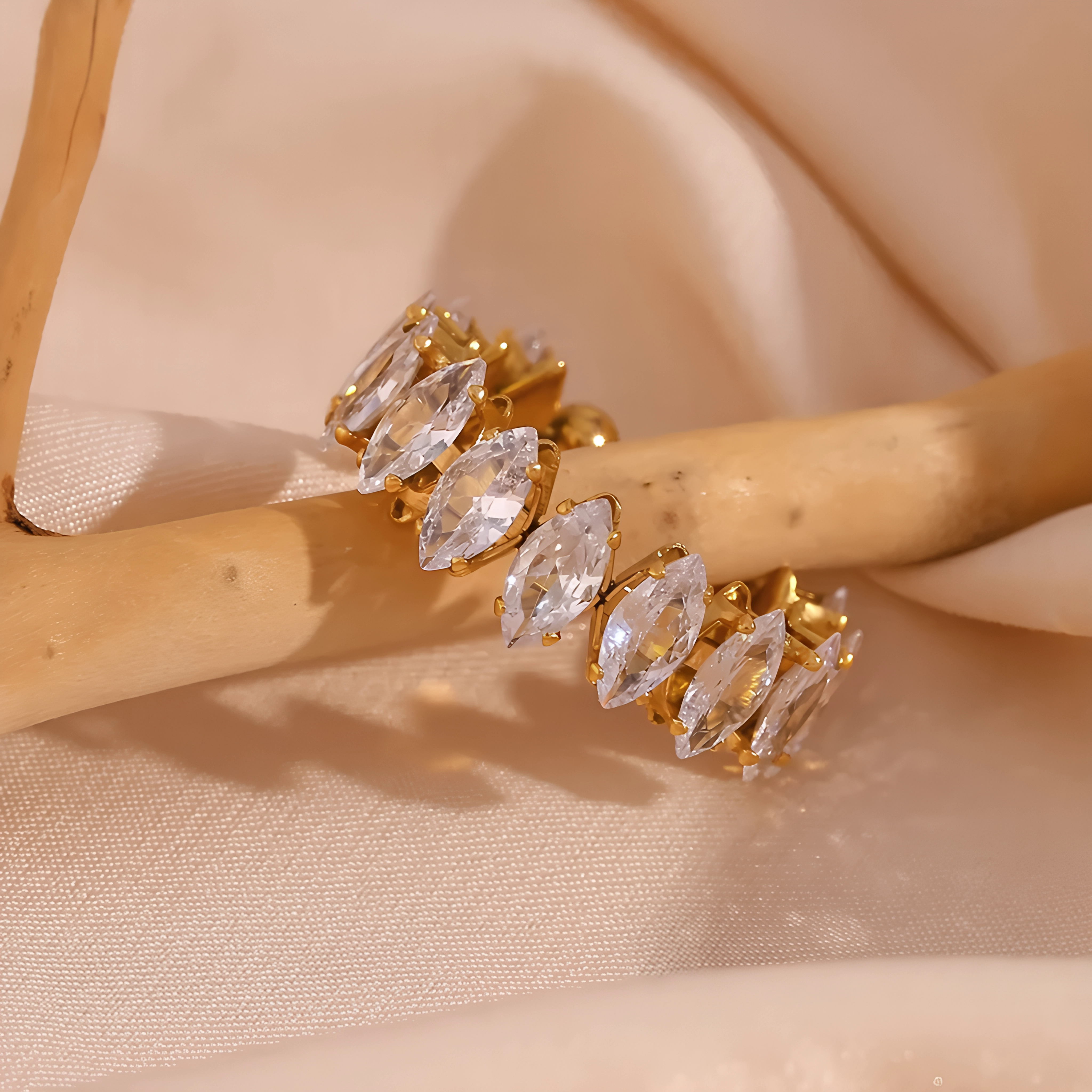 Margot geometric open ring, gold plated
